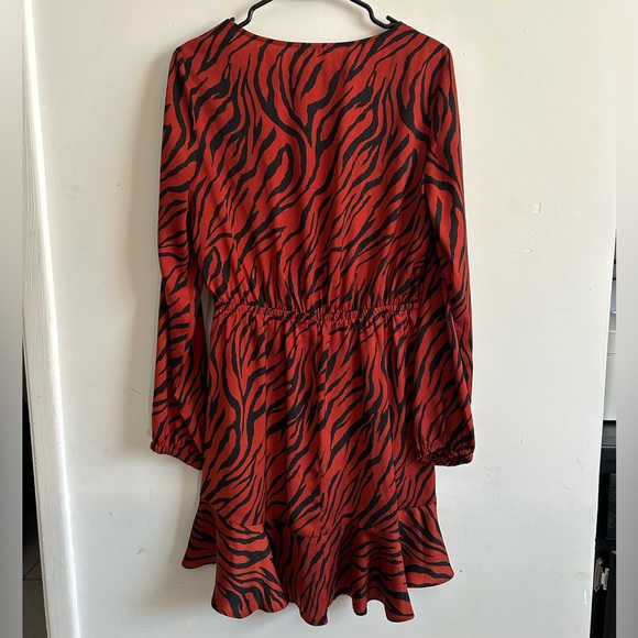 EXPRESS Mini Dress Zibra print  Size M - Picture 2 of 8